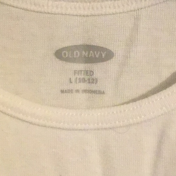 old navy white tank - Picture 3 of 3